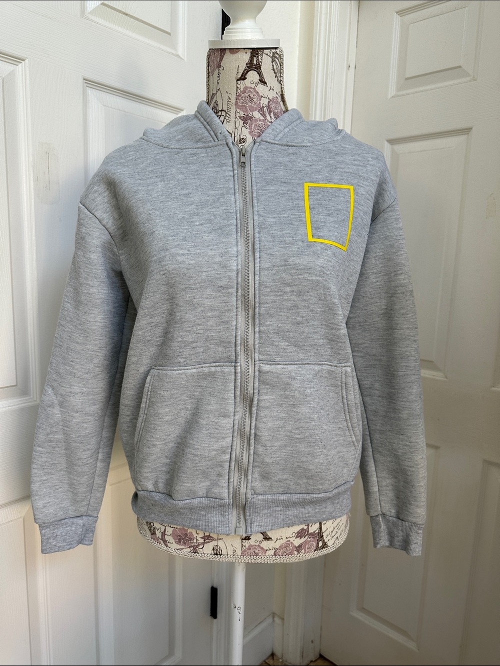 Youth/ Kids' Gray Zip-Up Hoodie Jacket with National Geographic Logo Size S